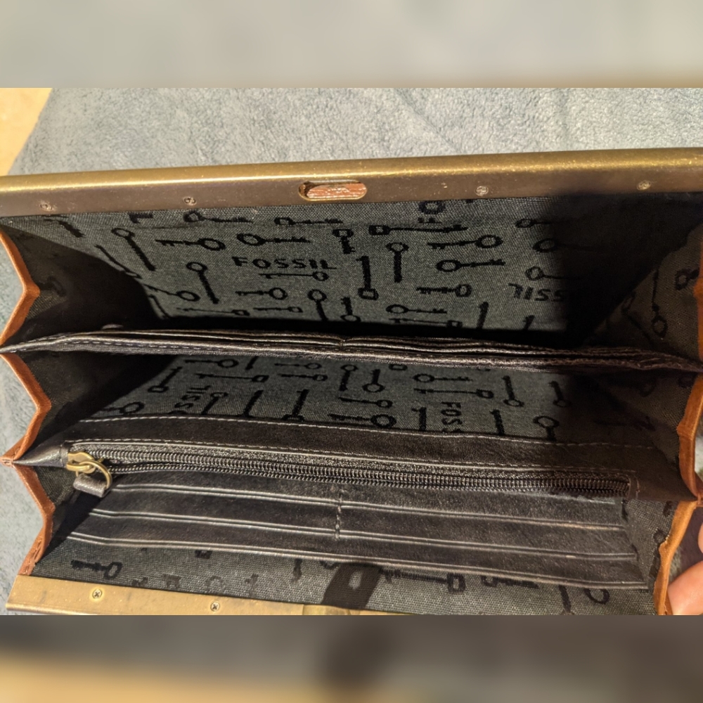 Fossil leather vintage clutch